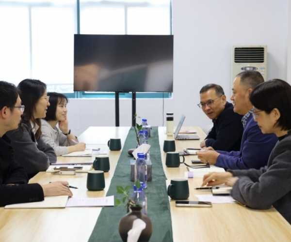 体贴眷注落实处，，，政企同心营生长